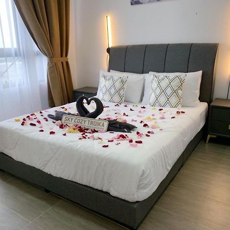 Sky Cozy Troika Residence, 1 Bedroom 4-6 Pax, 2 Bedrooms 6-8 Pax, Pool Vew, Sky & City View, Free Parking, Pool, Unlimited Wifi & Netflix Kota Bharu Exteriör bild